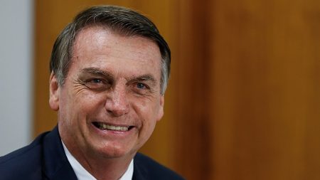 TSE arquiva ação contra chapa de Bolsonaro e Mourão por suposto abuso do poder econômico