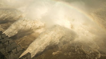 Terceiro pico de inundação na China este ano atinge rio Yangtze