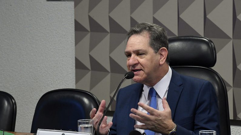 Em pronunciamento, à mesa, presidente do Superior Tribunal de Justiça (STJ), ministro João Otávio de Noronha (Foto: Edilson Rodrigues/Agência Senado)