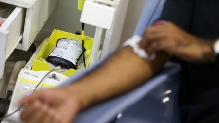 Anvisa revoga resolução que proibia doação de sangue por homens gays