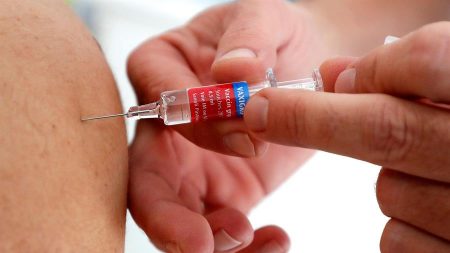 Farmacêuticas Sanofi e GSK fecham acordo com EUA para vacinas contra Covid-19