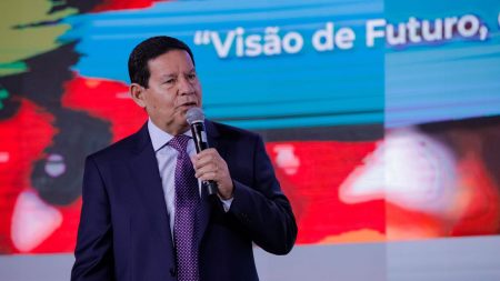 Compromisso com a sustentabilidade é urgente para o Brasil, diz Mourão