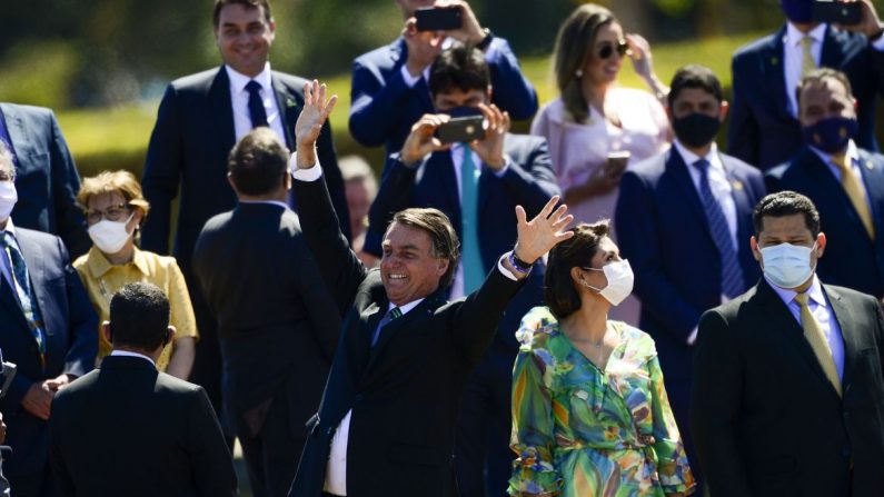 O presidente Jair Bolsonaro, ministros e autoridades participam de cerimônia comemorativa do 7 de Setembro, no Palácio da Alvorada (© Marcelo Camargo/Agência Brasil)