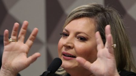 PGR pede abertura de inquérito contra Joice Hasselmann