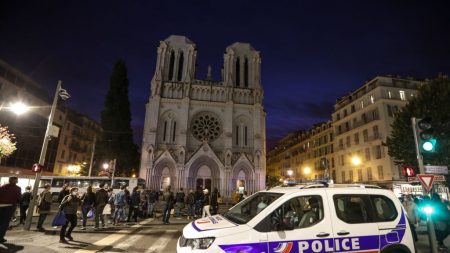 Terrorista mata três a facadas na Basílica de Nice, França, gritando ‘Alá é grande’