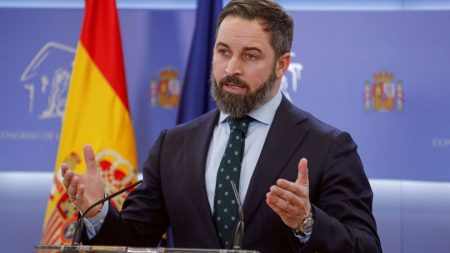 Carta de Abascal quer barrar o avanço do comunismo mundial