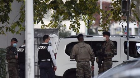 Padre ortodoxo é baleado dentro de templo no centro de Lyon, na França