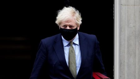 Boris Johnson alerta para “grande chance” de Brexit sem acordo