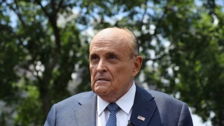 Giuliani detalha as etapas que executou para autenticar o material de Hunter Biden