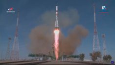 Nave Soyuz MS-17 se acopla à Estação Espacial Internacional