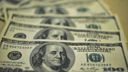 Dólar fecha a R$ 5,40, após chegar a R$ 5,53 nesta quinta-feira