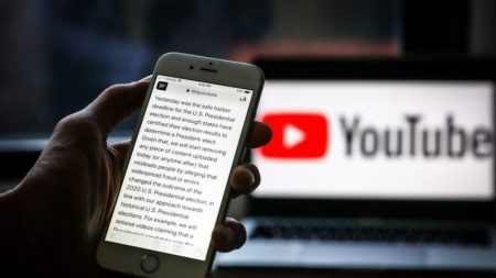 YouTube começa a remover conteúdo sobre fraude nas eleições dos EUA, especialistas dizem que isso não tem precedentes