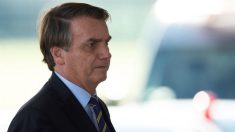 Bolsonaro sugere ser alvo de perseguição