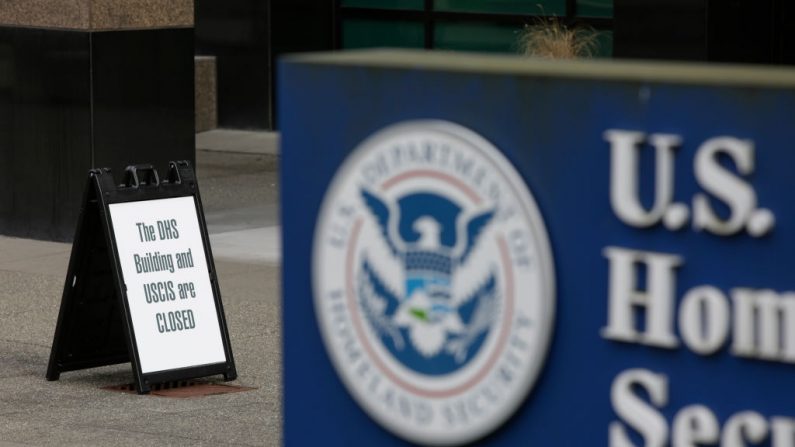 Departamento de Segurança Interna (DHS) (Foto por JASON REDMOND / AFP via Getty Images)