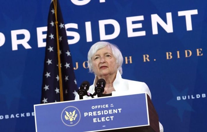 A candidata à secretária do Tesouro dos EUA, Janet Yellen, fala durante um evento de nomeação para a equipe econômica do presidente eleito Joe Biden no Queen Theatre em 1 de dezembro de 2020 em Wilmington, Delaware. Biden está nomeando cargos importantes para o Departamento do Tesouro, o Escritório de Gestão e Orçamento e o Conselho de Consultores Econômicos (Alex Wong / Getty Images)