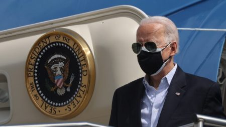 Biden afirma que ataques aéreos na Síria dizem ao Irã ‘Você não pode agir com impunidade’