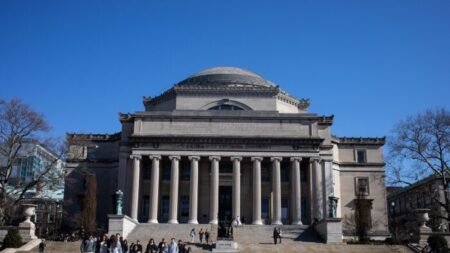 Universidade de Columbia realizará ‘celebrações multiculturais de formatura’