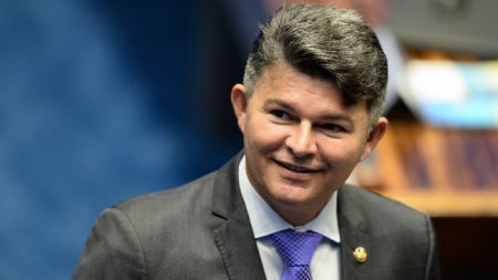 Deputado pede a PGR para investigar suspeita de vazamento de decisão de Fachin