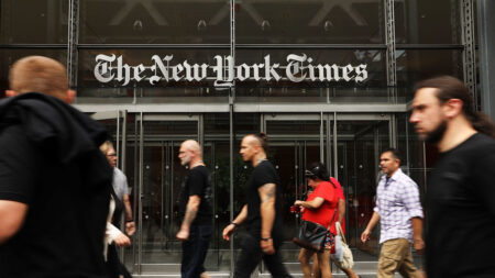 Funcionários do New York Times admitem que já trabalharam para o Partido Comunista da China