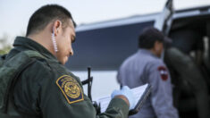 Agentes dos EUA detêm 32 cubanos que chegaram de barco ao sul da Flórida