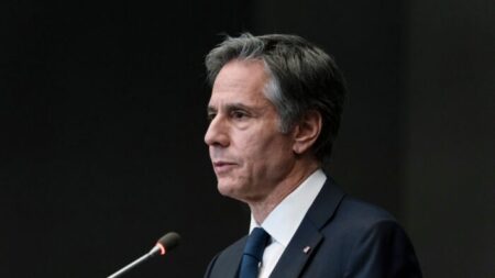 Blinken critica Pequim por fazer mudanças nas regras eleitorais de Hong Kong