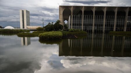 Brasil adere a projeto que liga América do Sul e Ásia por fibra óptica