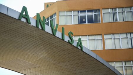 Anvisa aprova medicamento para tratamento da COVID-19