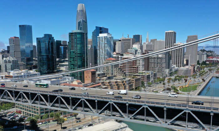 A ponte da baía de São Francisco-Oakland em São Francisco, Califórnia, em 14 de junho de 2021 (Justin Sullivan / Getty Images)
 