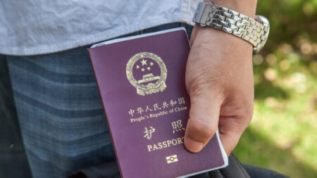 China suspende emissão de passaportes privados