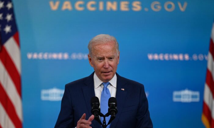 O presidente Joe Biden fala na Casa Branca em 23 de agosto de 2021 (Jim Watson / AFP via Getty Images)
