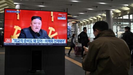 Kim afirma que Coreia do Norte está aberta para restabelecer comunicações com Coreia do Sul
