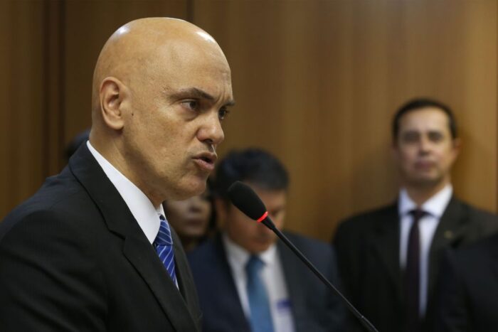 Moraes reforça cobrança à PF em inquérito contra Elon Musk