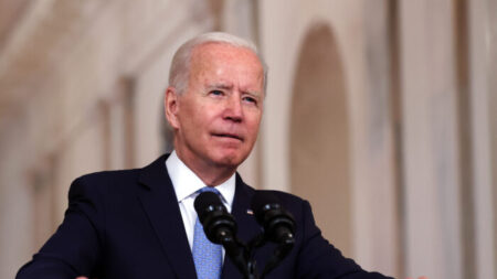 Biden amplia lei que regulamenta embargo comercial ao regime cubano