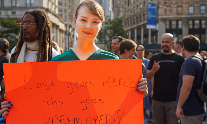 Enfermeira protestando contra os mandatos de vacinação em Foley Square, Manhattan, Nova Iorque, em 13 de setembro (Enrico Trigoso / The Epoch Times)