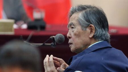 Alberto Fujimori sofre de fibrose pulmonar e sua ex-mulher continua em estado grave