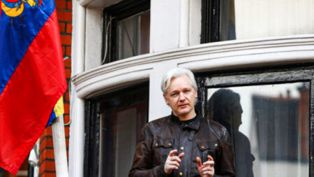 Vice-primeiro-ministro australiano pede suspensão da extradição de Assange, fundador do WikiLeaks