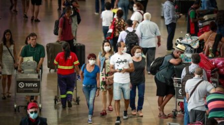 Governo Federal lança programa de passagens aéreas com descontos para aposentados após atraso de um ano