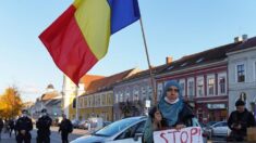Milhares de pessoas protestam contra passaporte de vacinação para trabalhadores romenos