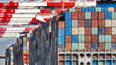 Congestionamento de portos piora à medida que variante Ômicron agrava crise na rede global de fornecimento