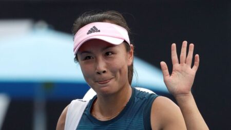 Fãs do Aberto da Austrália são impedidos de entrar devido a camisetas escritas ‘Onde está Peng Shuai?’