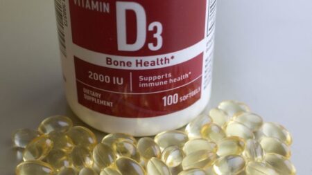 Milhões de casos de COVID teriam sido evitados com suplementação de vitamina D: estudo