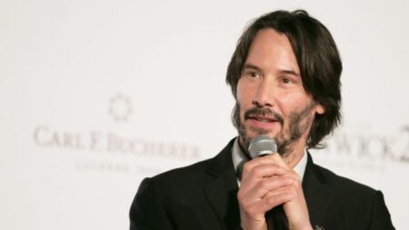 Keanu Reeves tem uma mensagem para a China