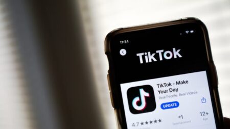 Retirada do TikTok da Rússia é para agradar o mercado ocidental: especialista