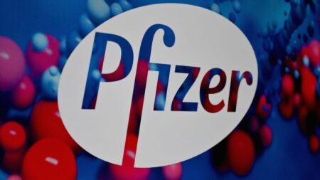 FDA descobre que distúrbio neurológico raro é um “risco potencial” com a vacina VSR da Pfizer