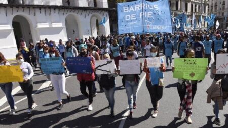 Milhares de argentinos protestam contra o aumento da inflação no país