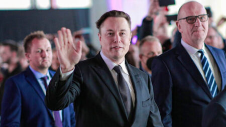 Elon Musk fala sobre políticas de rede social em meio a tentativa de comprar o Twitter