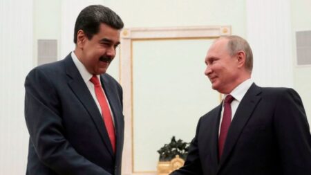 Venezuela e Rússia realizarão comissão para estabelecer parceria “estratégica” de 10 anos