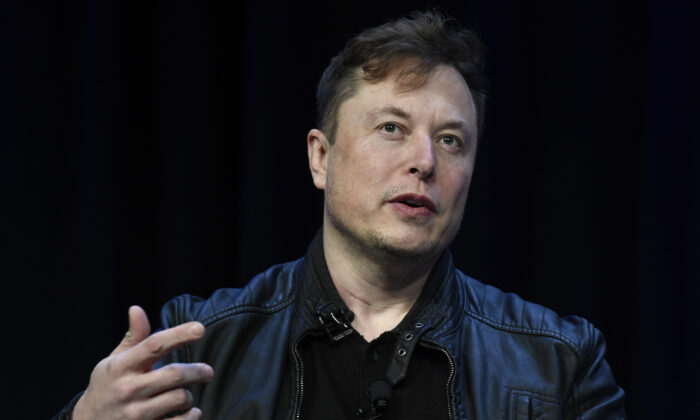 O CEO da Tesla e da SpaceX, Elon Musk, fala durante uma conferência em Washington em 9 de março de 2020 (Susan Walsh/AP Photo)
