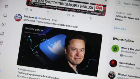 Elon Musk quebra silêncio após votação em favor de sua renúncia como CEO do Twitter