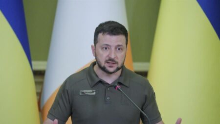 Zelensky demite 28 membros de serviço secreto